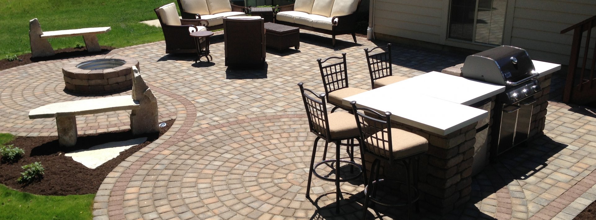 Paver deck, fire feature and grill